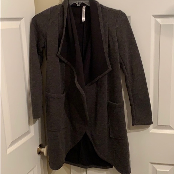 Fabletics grey and black sweater jacket size XS - Picture 1 of 4